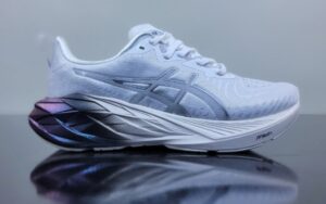 Asics Nova Blast 4