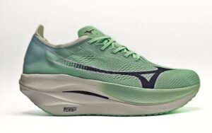 Mizuno Wave Rebellion Pro 3