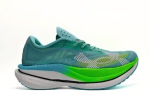 UnderArmour Velocity Elite 3